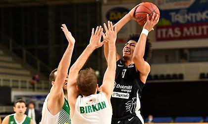 Απόλυτο για Τρέντο, «υπερηχητική» Κουμπάν