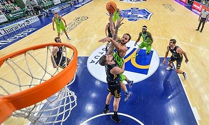 Διέλυσε την Τενερίφη η Σάσαρι