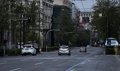 Κορωνοϊός: Lockdown σε όλη τη χώρα - Τι κλείνει, τι μένει ανοιχτό - Επανέρχονται τα SMS