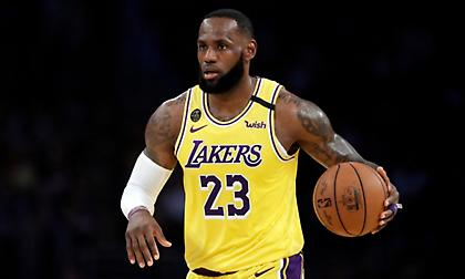 Ο Λεμπρόν Τζέιμς ζητάει βοήθεια για να λυθεί το μυστήριο μιας δολοφονίας