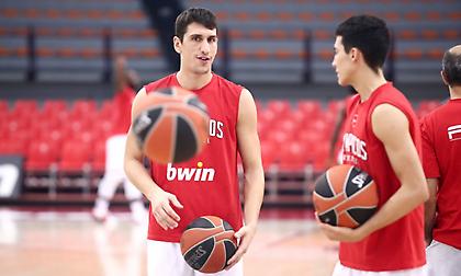 Λαρεντζάκης εντός, Κόνιαρης εκτός στον Ολυμπιακό