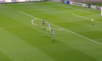 Η μεγάλη ευκαιρία της Αϊντχόφεν για το 2-0 (video)