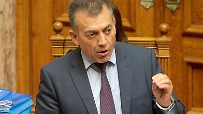 Βρούτσης: 21 μέτρα στήριξης εργαζομένων και ανέργων- Τι ισχύει για αναστολές και τηλεργασία