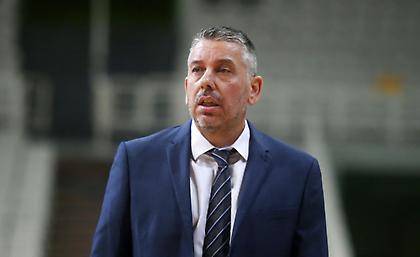 Παπαθεοδώρου: «Δεν είμαστε ομάδα του ενός»