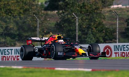 Ταχύτερος ο Φερστάπεν στην FP1 της Τουρκίας, χαμηλά οι Mercedes