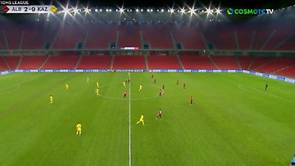 Καζακστάν: Απίθανο γκολ πίσω από τη σέντρα (video)