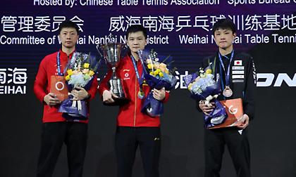 Πήρε και το φετινό Παγκόσμιο Κύπελλο πινγκ πονγκ κι έγραψε ιστορία ο Φαν Ζεντόνγκ