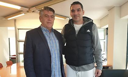 Από τον Ιωνικό στον Ίκαρο Καλλιθέας ο Νικολαΐδης