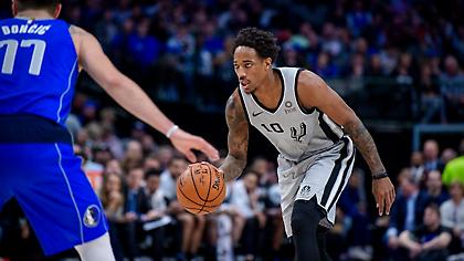 Μένει στους Σπερς ο ΝτεΡόζαν