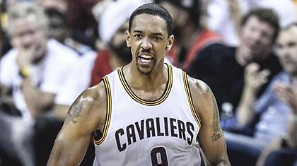 Φράι: «Όχι καλύτεροι οι Μπακς, ο Γιάννης δεν μπορεί να σκοράρει»