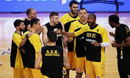 Η 12άδα της ΑΕΚ κόντρα στη Σολέ