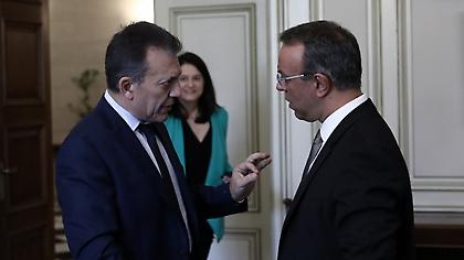 Ανακοινώσεις Βρούτση - Σταϊκούρα για τα μέτρα στήριξης την Πέμπτη