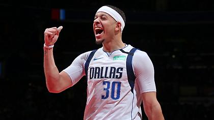 Στους Σίξερς ο Σεθ Κάρι!