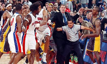 Σαν σήμερα το ξύλο του… αιώνα στο Πίστονς-Πέισερς (vids)