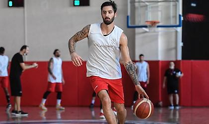 Επίσημο: Στη Φενέρ ο Άλεξ Πέρες