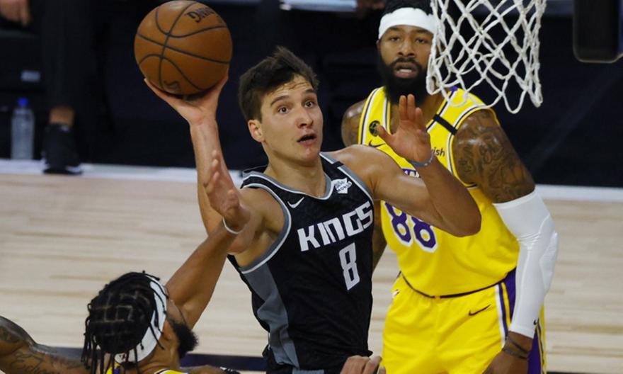 Λέικερς: «Χτυπάνε» Μπόγκνταν Μπογκντάνοβιτς!