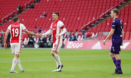 Μόνος πρώτος με πεντάρα ο Άγιαξ