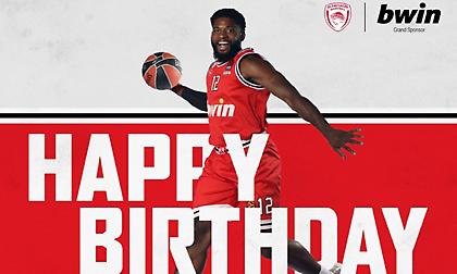 Η τούρτα του Ολυμπιακού στον Χασάν Μάρτιν