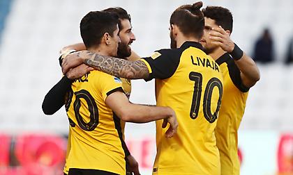 Η ποιοτική διαφορά των αλλαγών έφερε τεσσάρα της ΑΕΚ, σε ματς με παράξενα σφυρίγματα