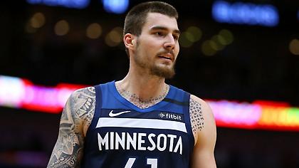 Μένει Μινεσότα ο Χουάντσο Ερνανγκόμεθ