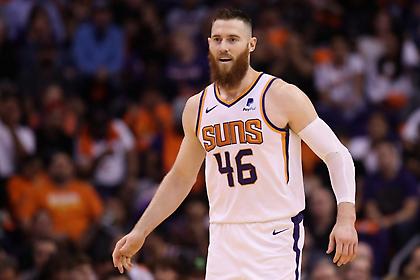 Πήραν Μπέινς οι Ράπτορς, κράτησαν και Μπουσέ