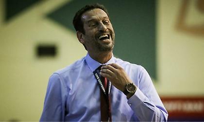 Καλαμπάκος: «Ο Ολυμπιακός θα χρειαστεί αλχημείες με Μπασκόνια – Με εκνευρίζουν τα κουστούμια»