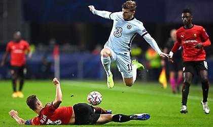 Χέρι-χέρι στους «16» Τσέλσι και Σεβίλλη