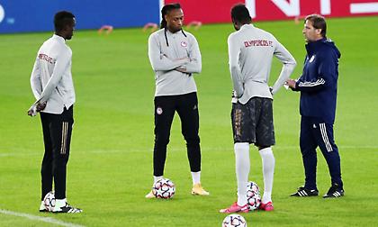 Νικολακόπουλος: «Με τρεις στόπερ και καλύτερα τον Ραφίνια ο Ολυμπιακός»