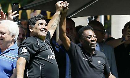 Πελέ για Μαραντόνα: «Μία μέρα θα παίξουμε ξανά μαζί ποδόσφαιρο στους ουρανούς»