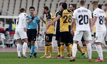 Η κόκκινη του Σάκχοφ που «στρίμωξε» την ΑΕΚ (video)