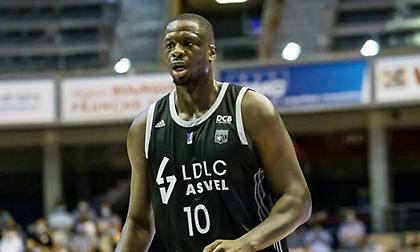 Το επιβλητικό κάρφωμα του Φαλ! (video)