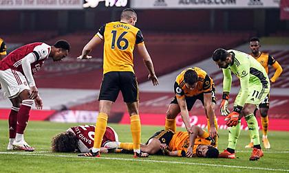 Σύγκρουση Ντ. Λουίς-Χιμένες, αποχώρησε με φορείο ο Μεξικανός (video)