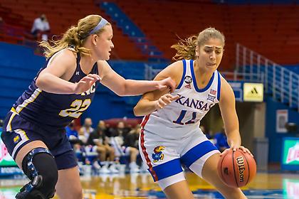 Σκέπασε τα καλάθια η Χατζηλεοντή στο NCAA