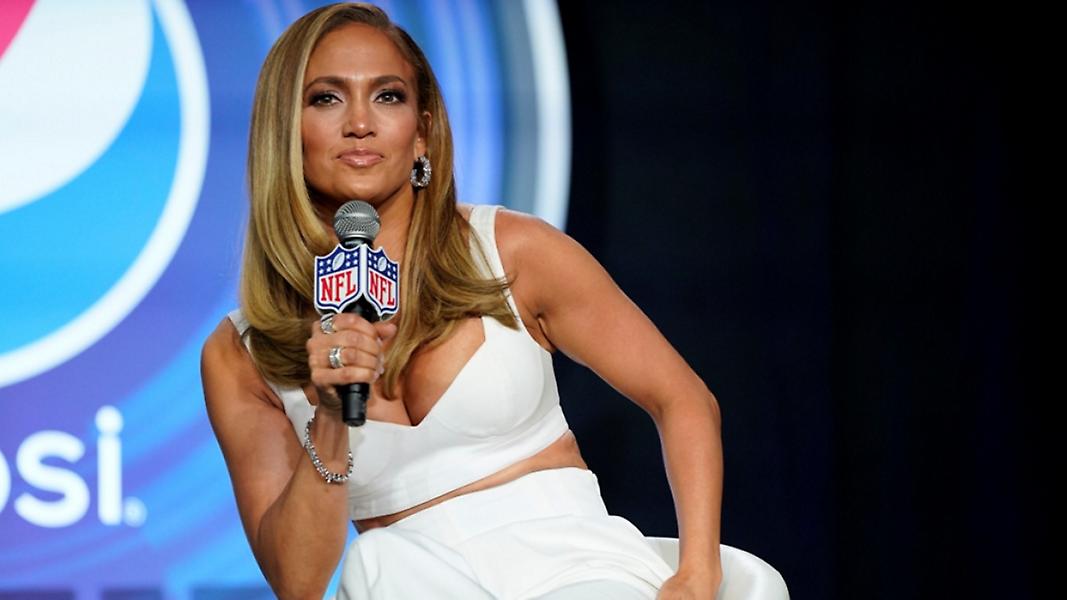JLo: Ποζάρει oλόγυμνη στο instagram αναδεικνύοντας τις καμπύλες της