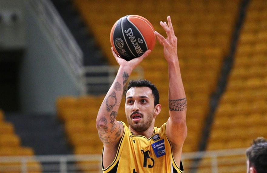 Παραμένει στο νοσοκομείο ο Χρυσικόπουλος