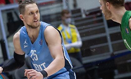 Συνέτριψε την Ούνιξ και έμεινε αήττητη η Ζενίτ