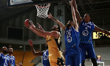 Με ράμματα ο Μούρτος