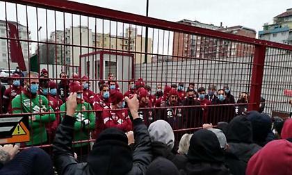 «Ντου» των φιλάθλων της Τορίνο στην προπόνηση (vids)