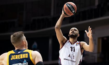 Με… κατοστάρα στην Μόσχα, επέστρεψε στις νίκες η Αρμάνι