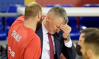 Η αγκαλιά Σπανούλη-Σάρας στο τέλος του ματς (video)