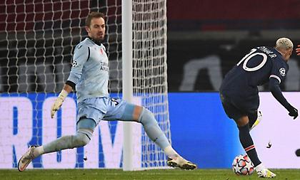 Σκόρπισε με «πεντάρα» την Μπασάκ η Παρί!