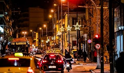 Ο Χριστουγεννιάτικος στολισμός σε κεντρικούς δρόμους της Αθήνας (pics)