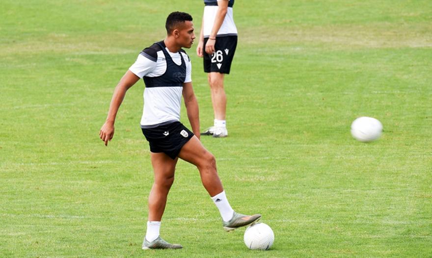 Επιστρέφει από Βραζιλία ο Ζαμπά