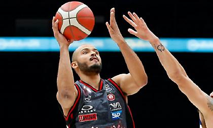 Έσπασε το αήττητο της Αρμάνι και πάτησε κορυφή η Μπρίντιζι