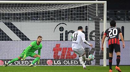 Έγκλημα και... τιμωρία από Στιντλ στο 96' για την Άιντραχτ