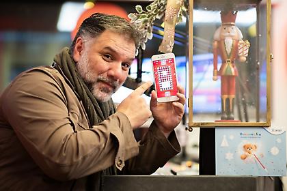 Ο Γρηγόρης πρόλαβε και αγόρασε χριστουγεννιάτικα δώρα – Δείτε τι πήρε