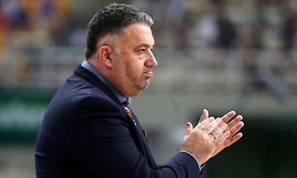 Γιατράς: «Όταν σηκωθώ, θα τους πατήσω εγώ»