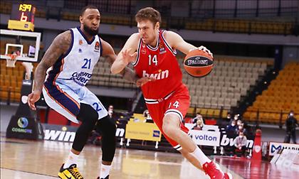 Βεζένκοφ: «Τους αφήσαμε να παίξουν ελεύθερα και το πληρώσαμε»