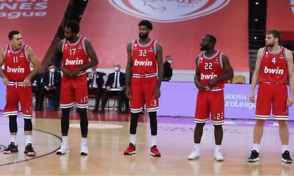 Ολυμπιακός – Βαλένθια: Πρώτη ήττα από τις “Νυχτερίδες” μετά από 17 χρόνια!