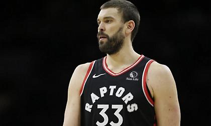 Μαρκ Γκασόλ: «Πρώτα σε εκείνους που το έχουν ανάγκη το εμβόλιο»